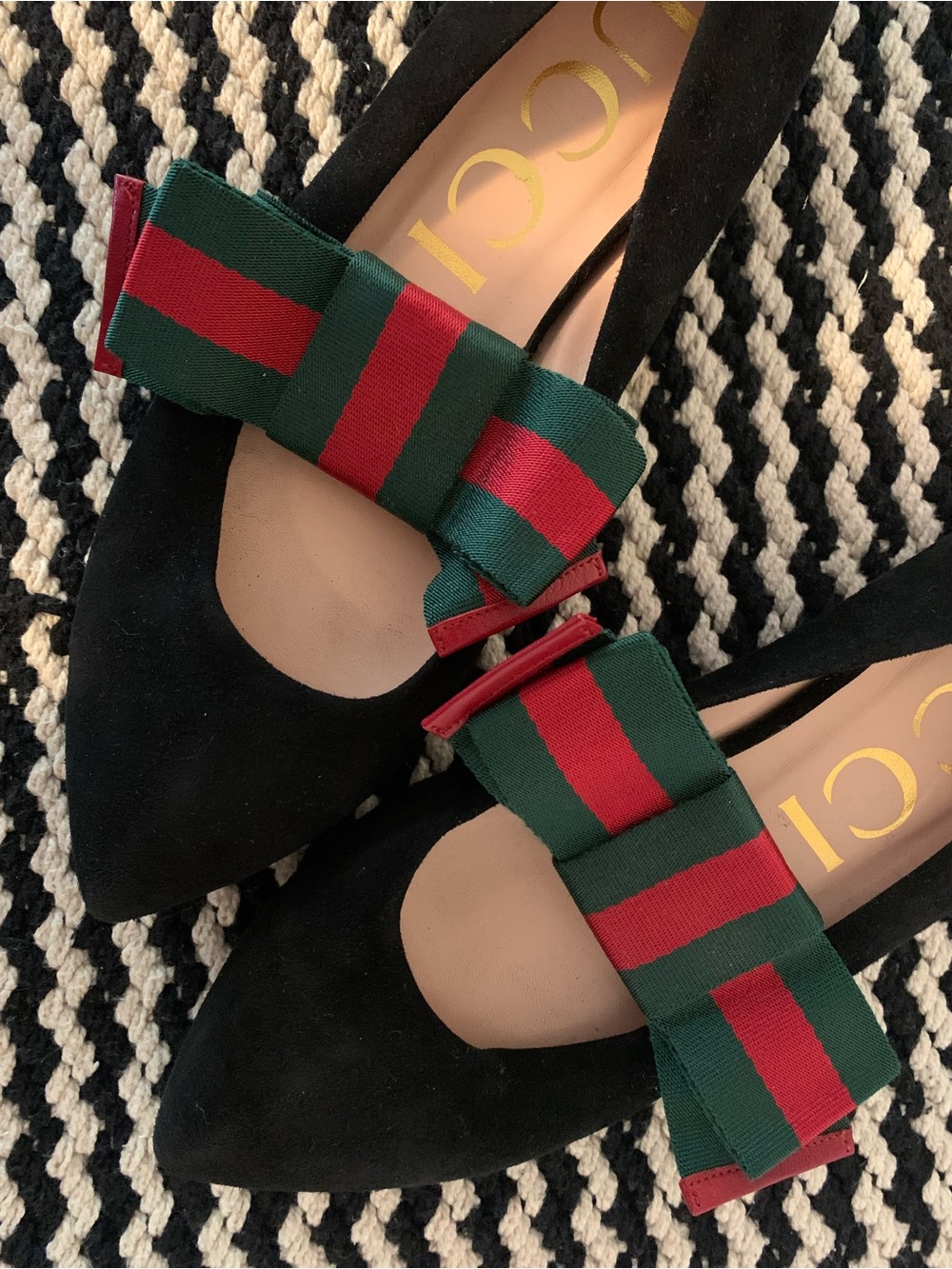 Gucci Black Suede Pointed Flats with Green and Red Ribbon Bow